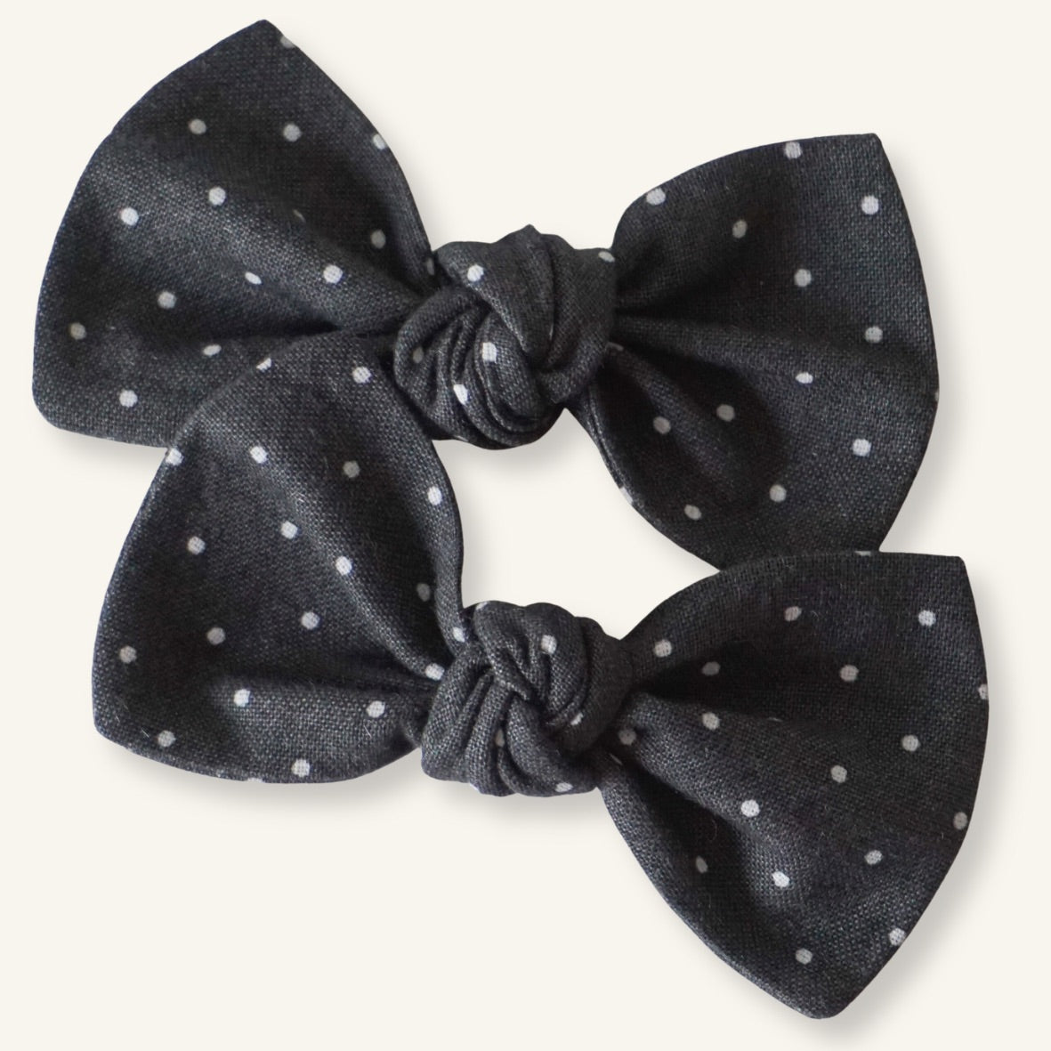 Kitty // Gray Dots